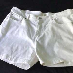 Levi Strauss, 515 white shorts